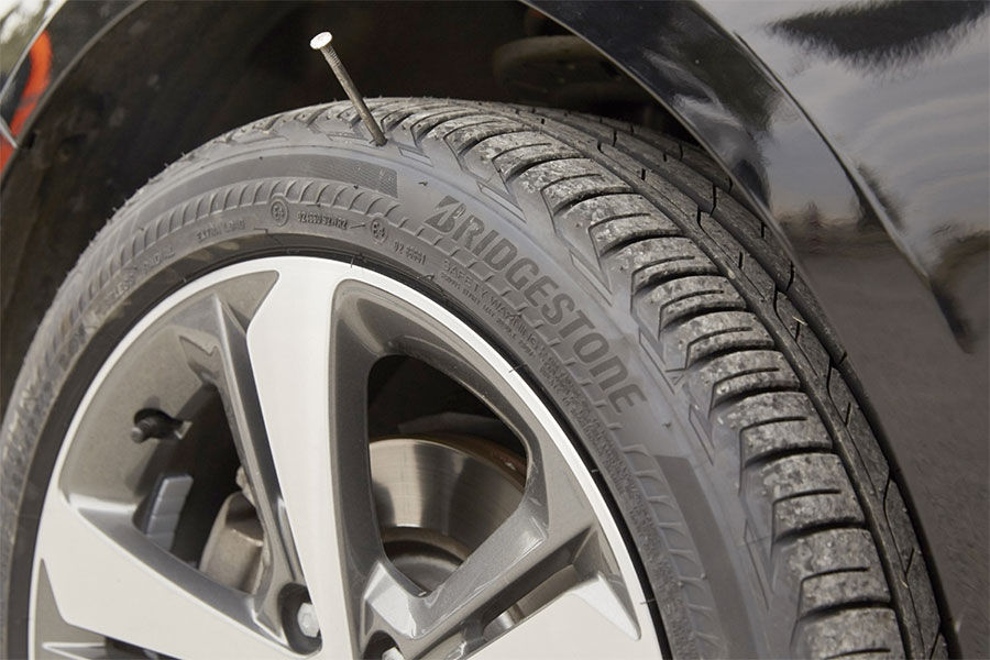 Comment réparer un pneu crevé ? –